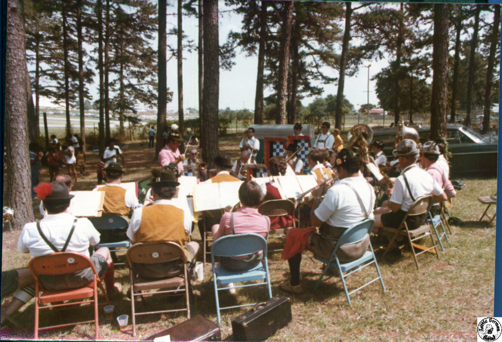 1978 06 10 19 EPA picnic Fairgrounds Youth Center.jpg